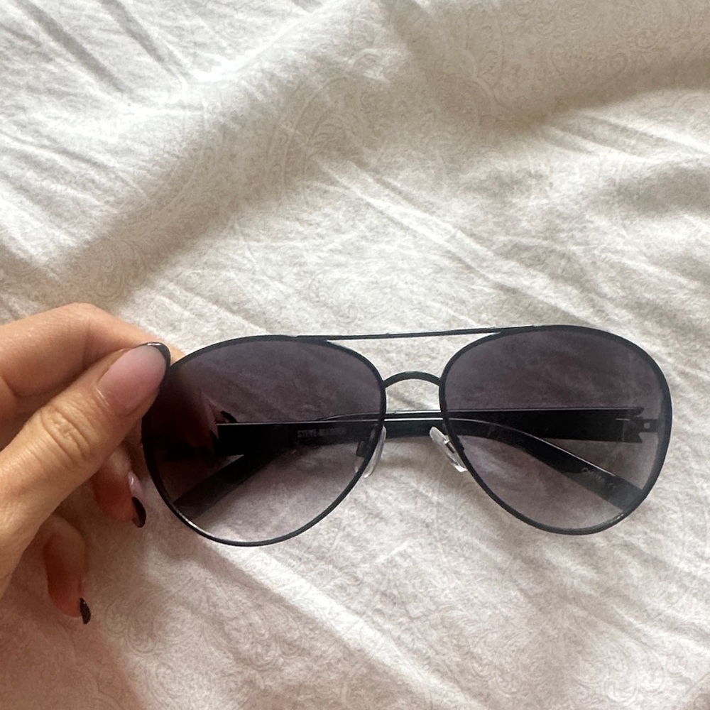 Steve Madden Black Aviator Sunglasses